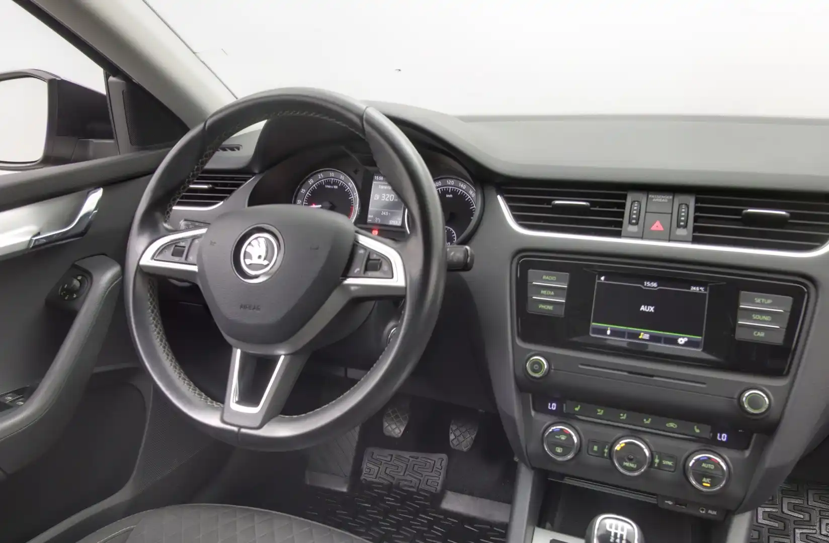 car-image