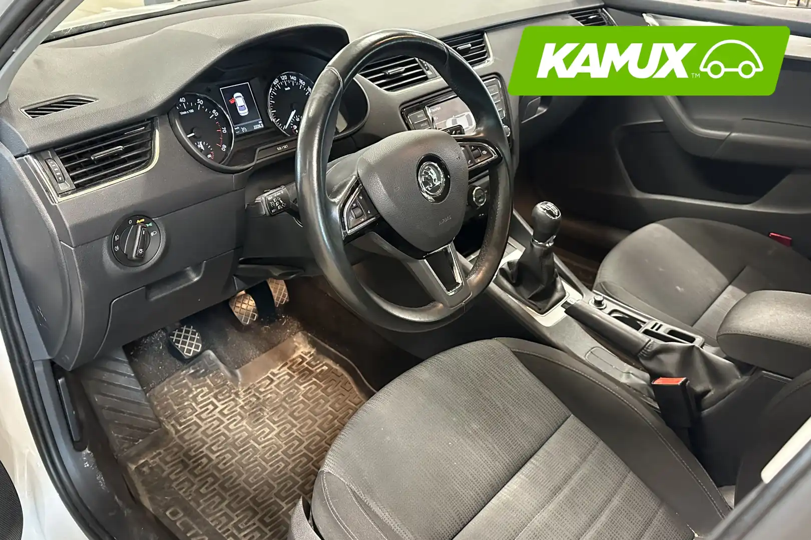 car-image