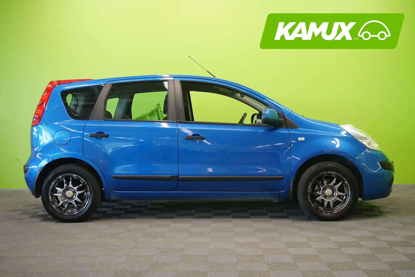 car-image