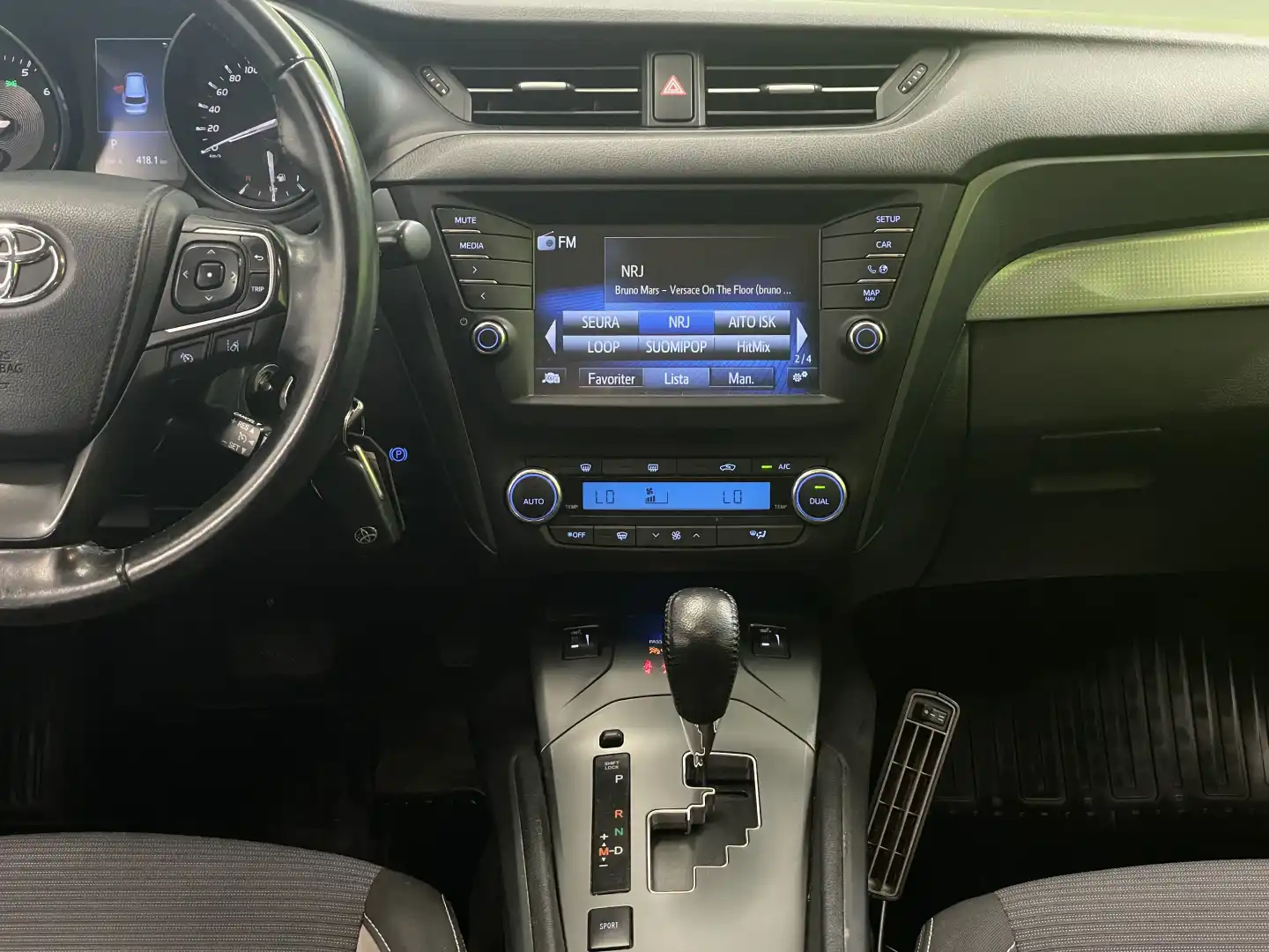 car-image
