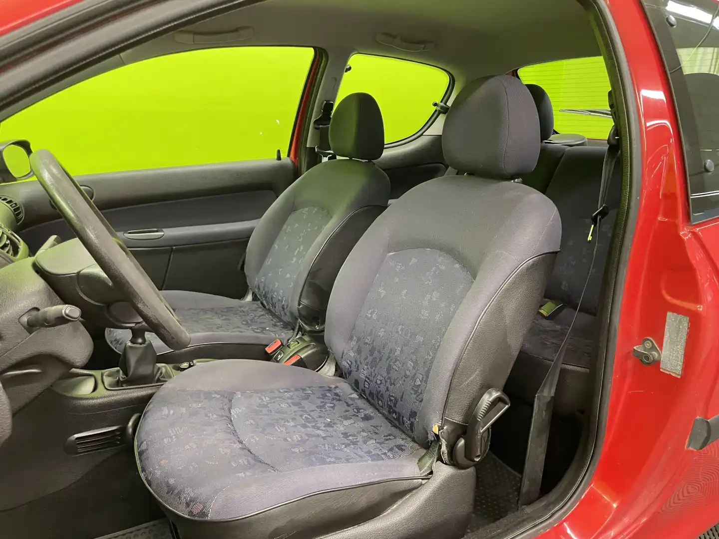 car-image
