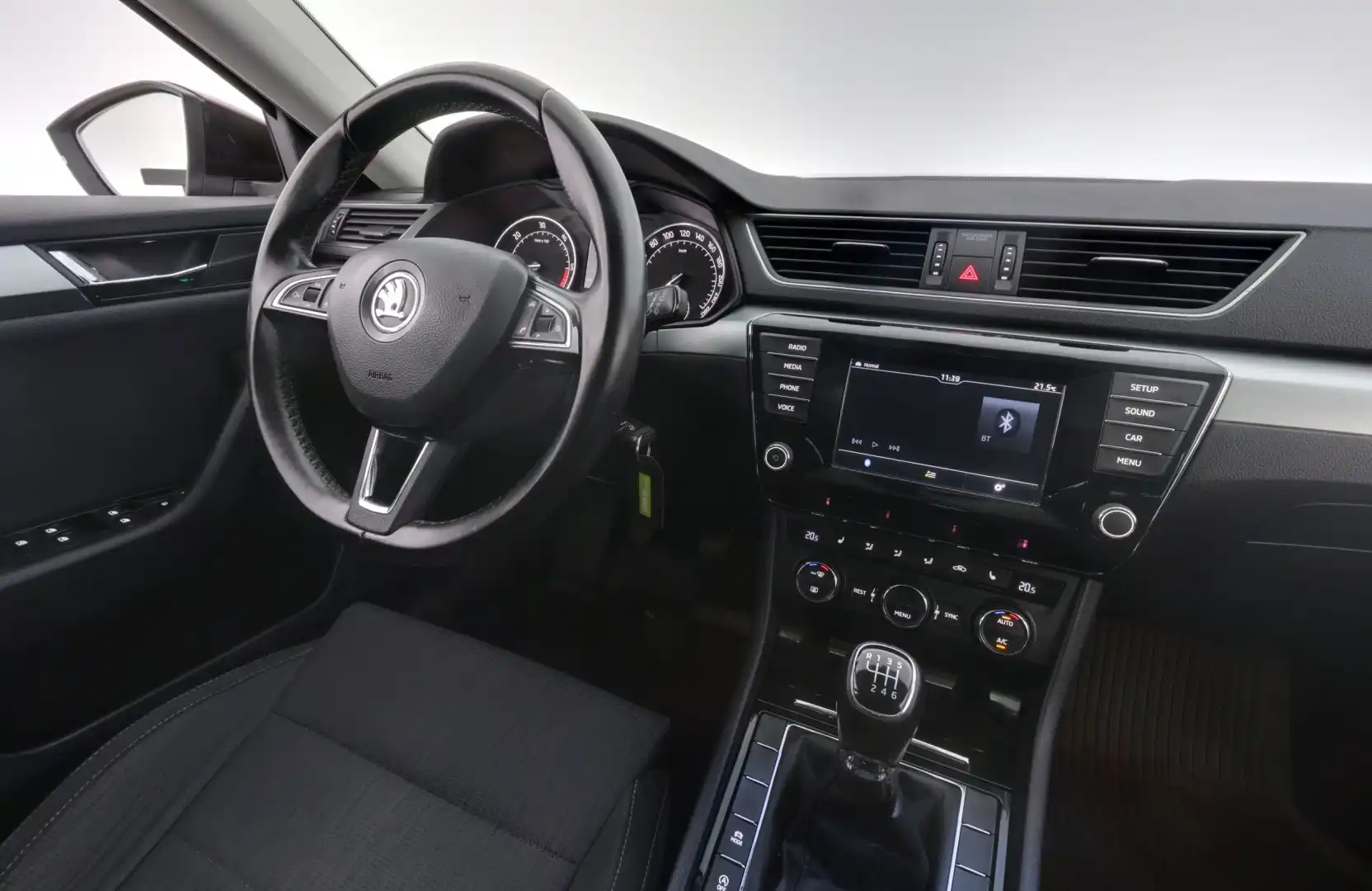 car-image
