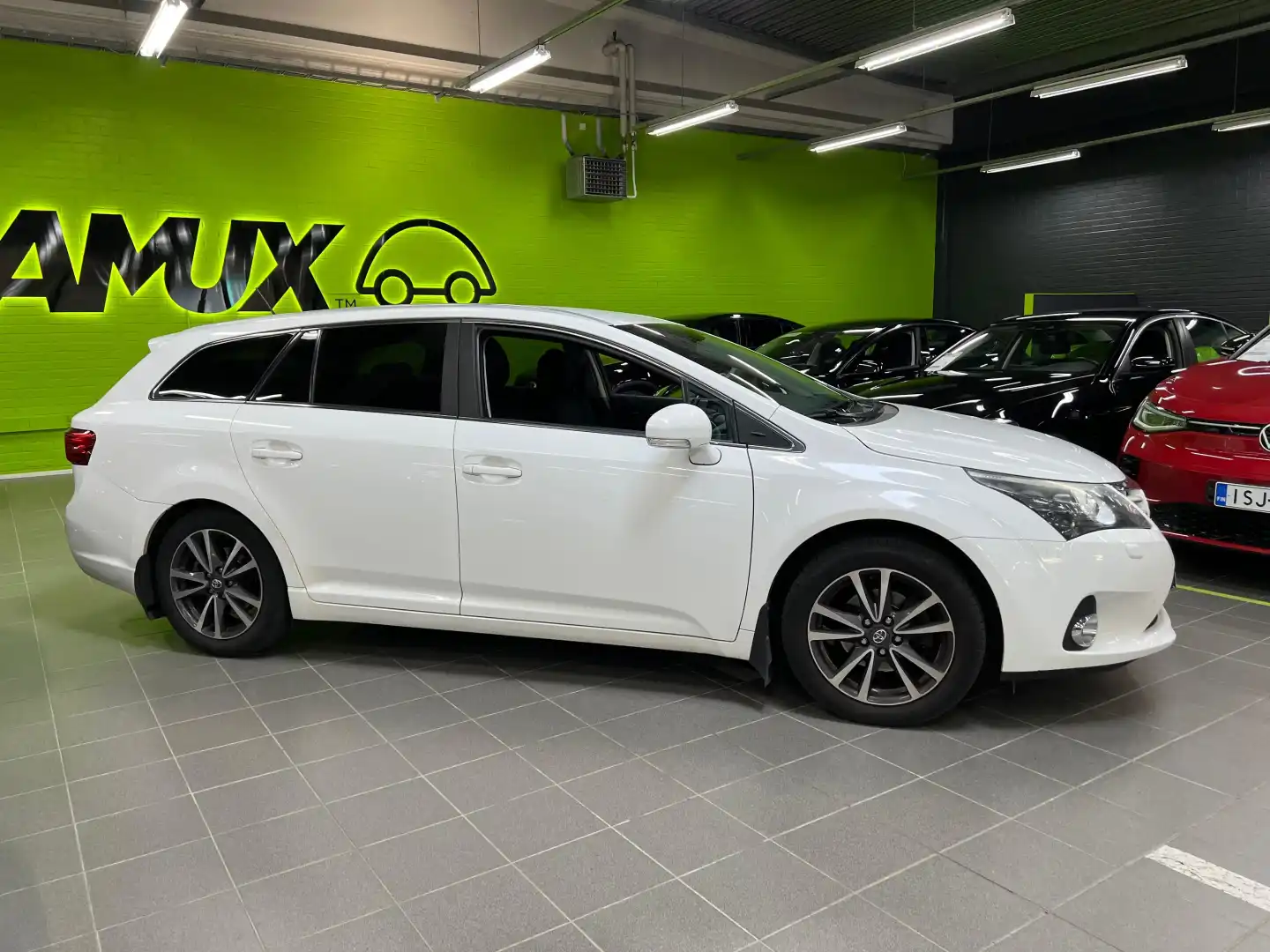 car-image