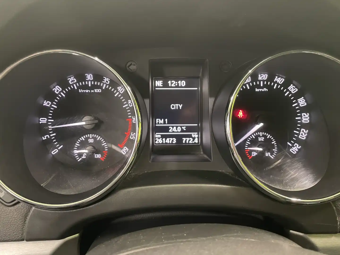 car-image