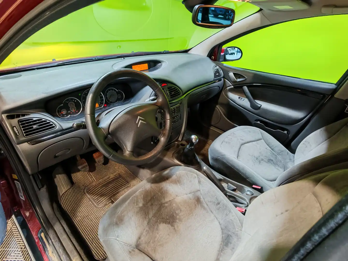 car-image