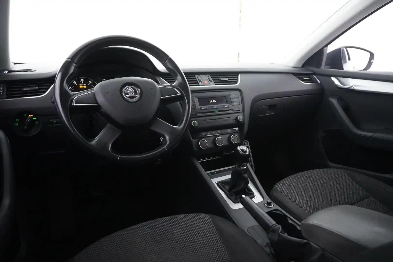car-image