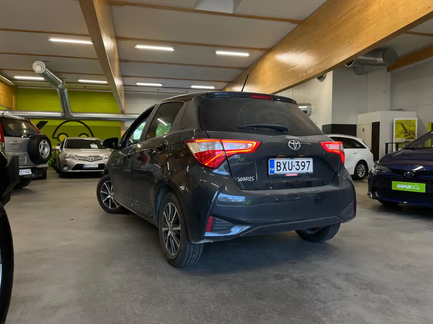 car-image