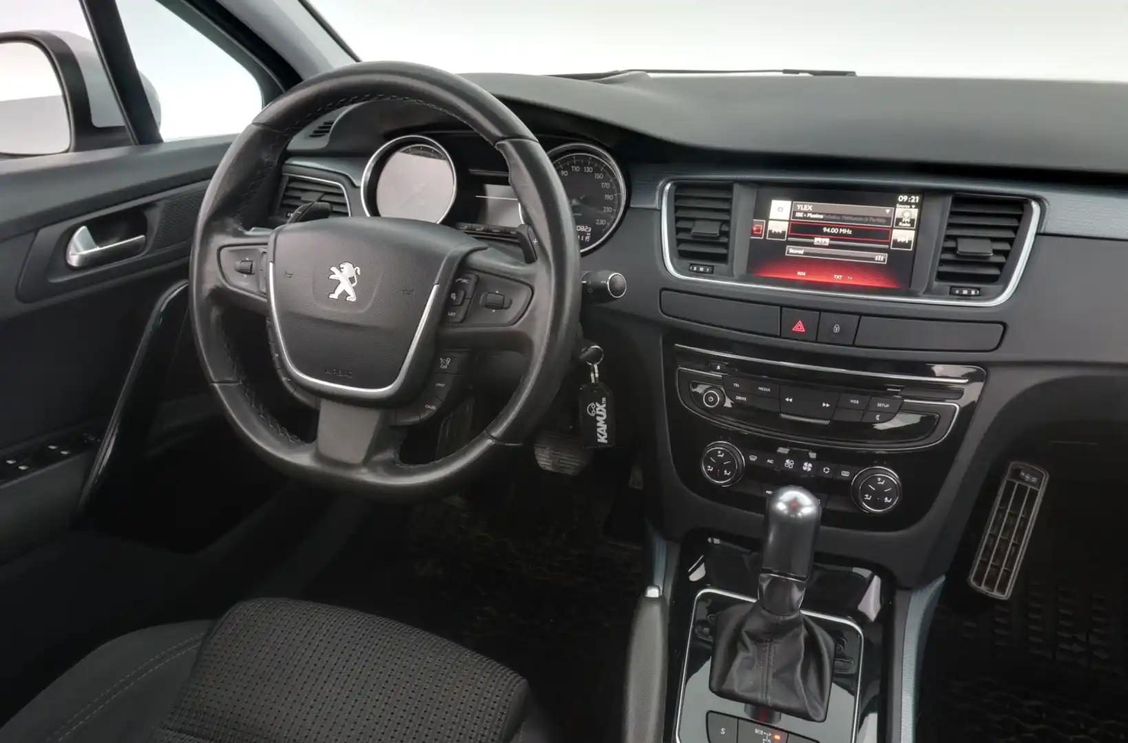 car-image