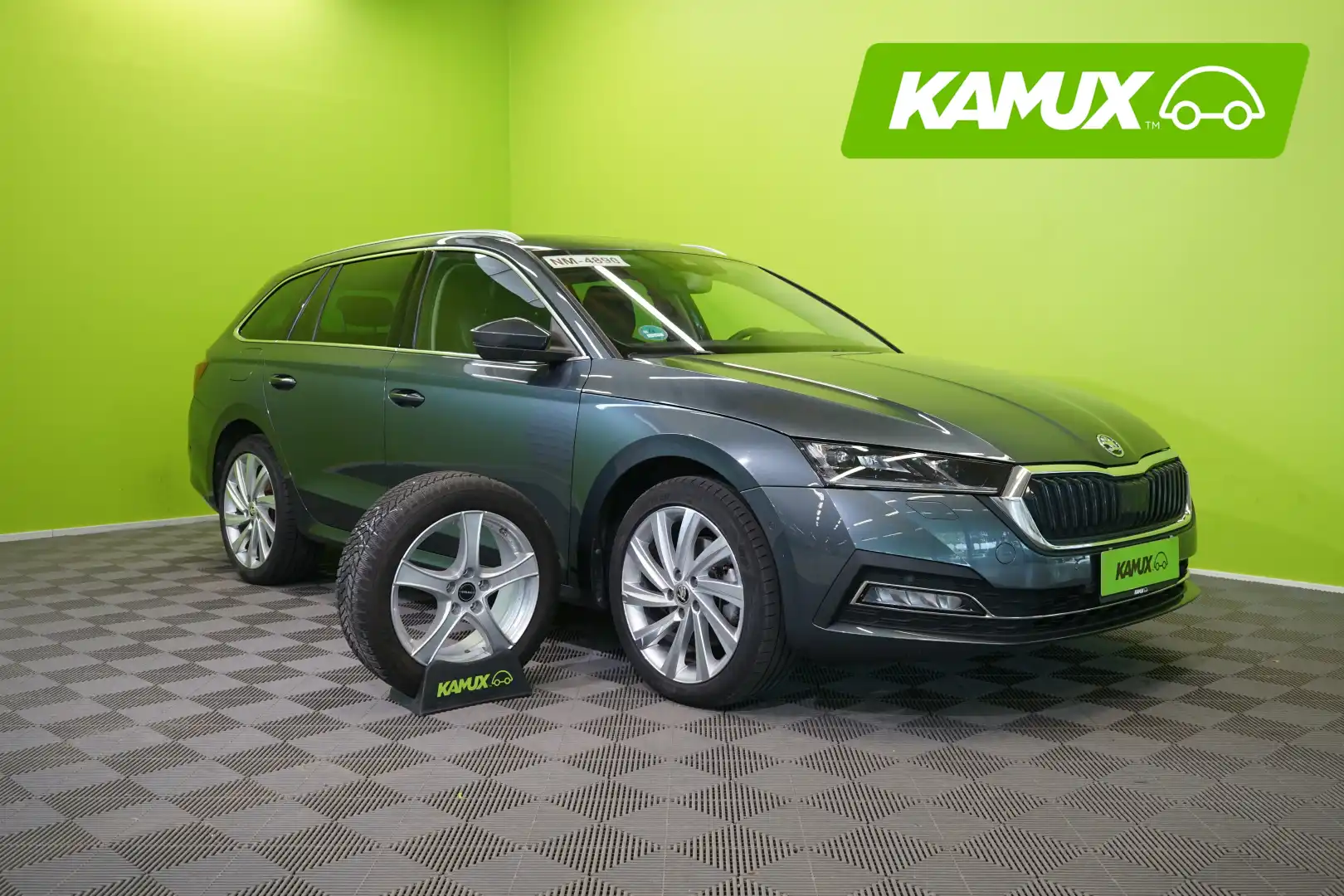 car-image