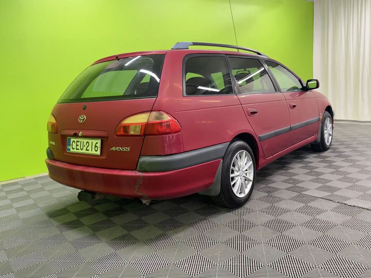 car-image