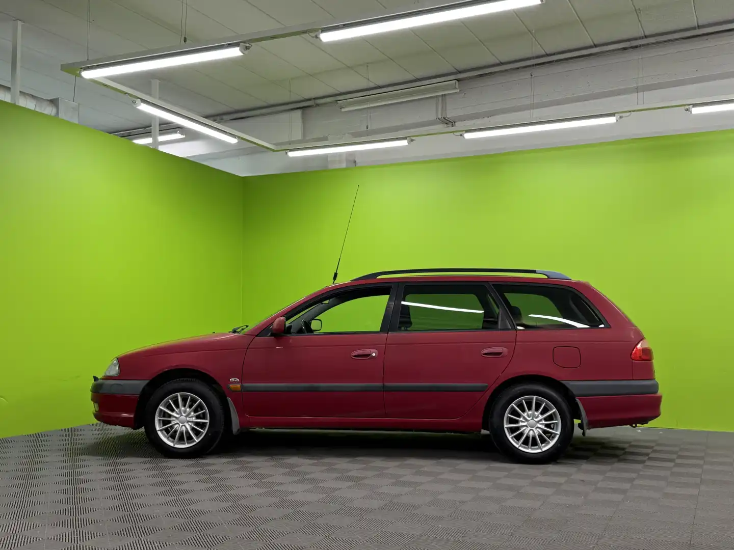 car-image