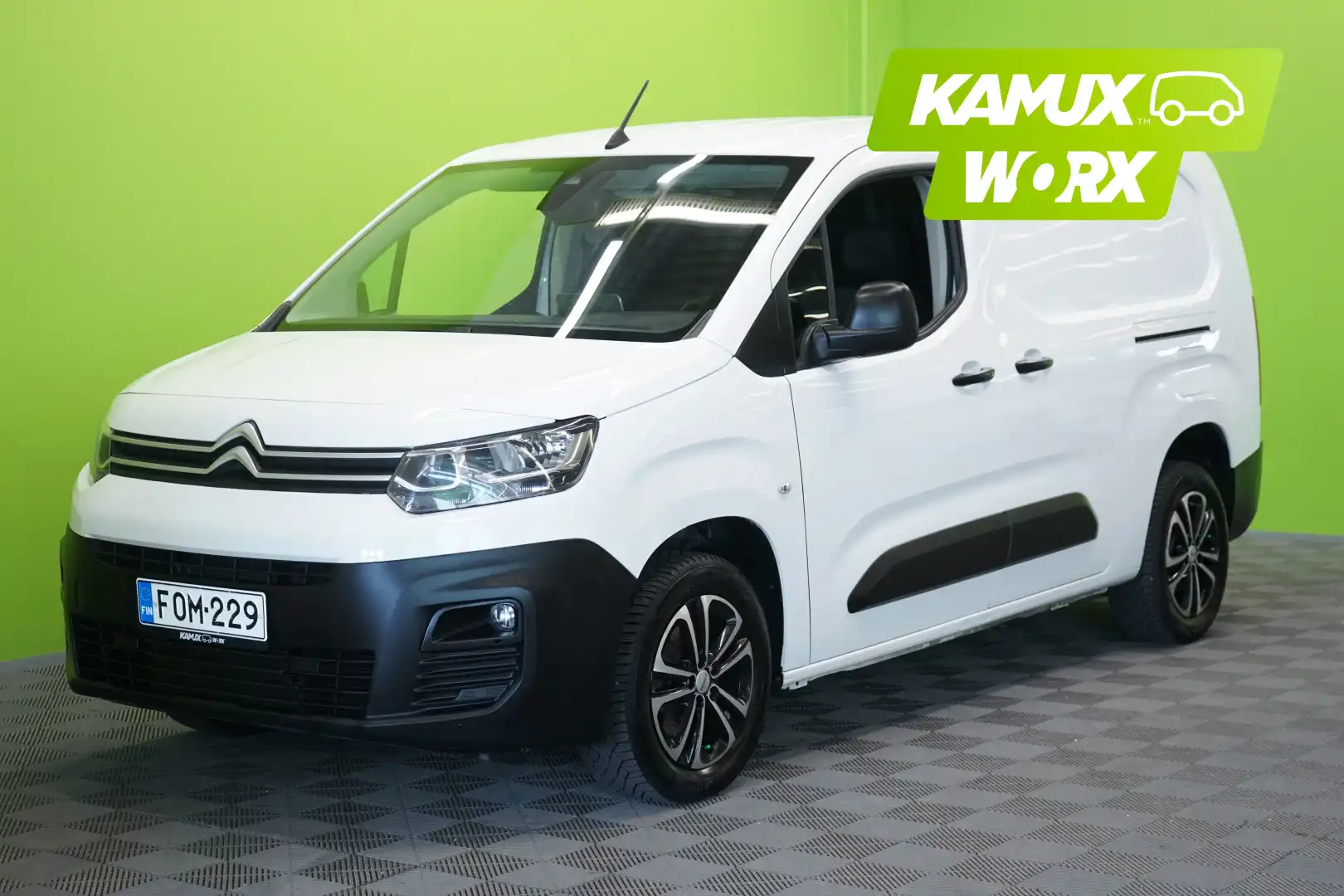 car-image