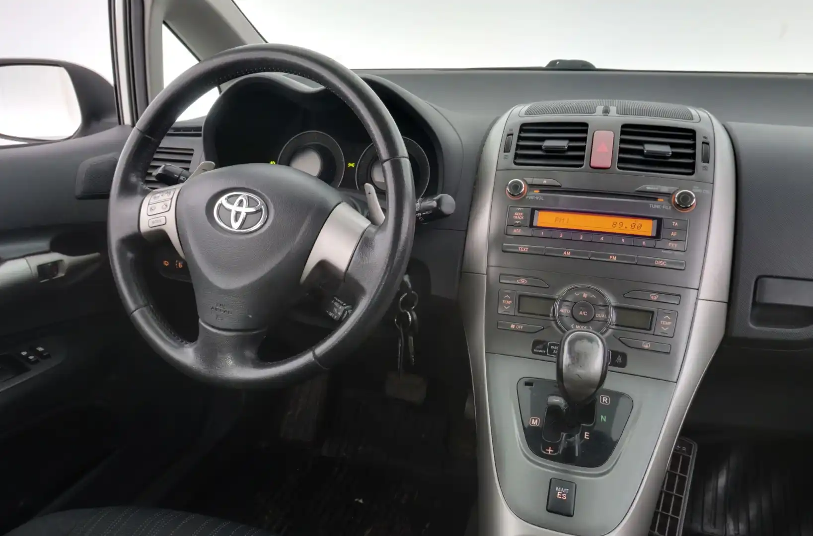 car-image