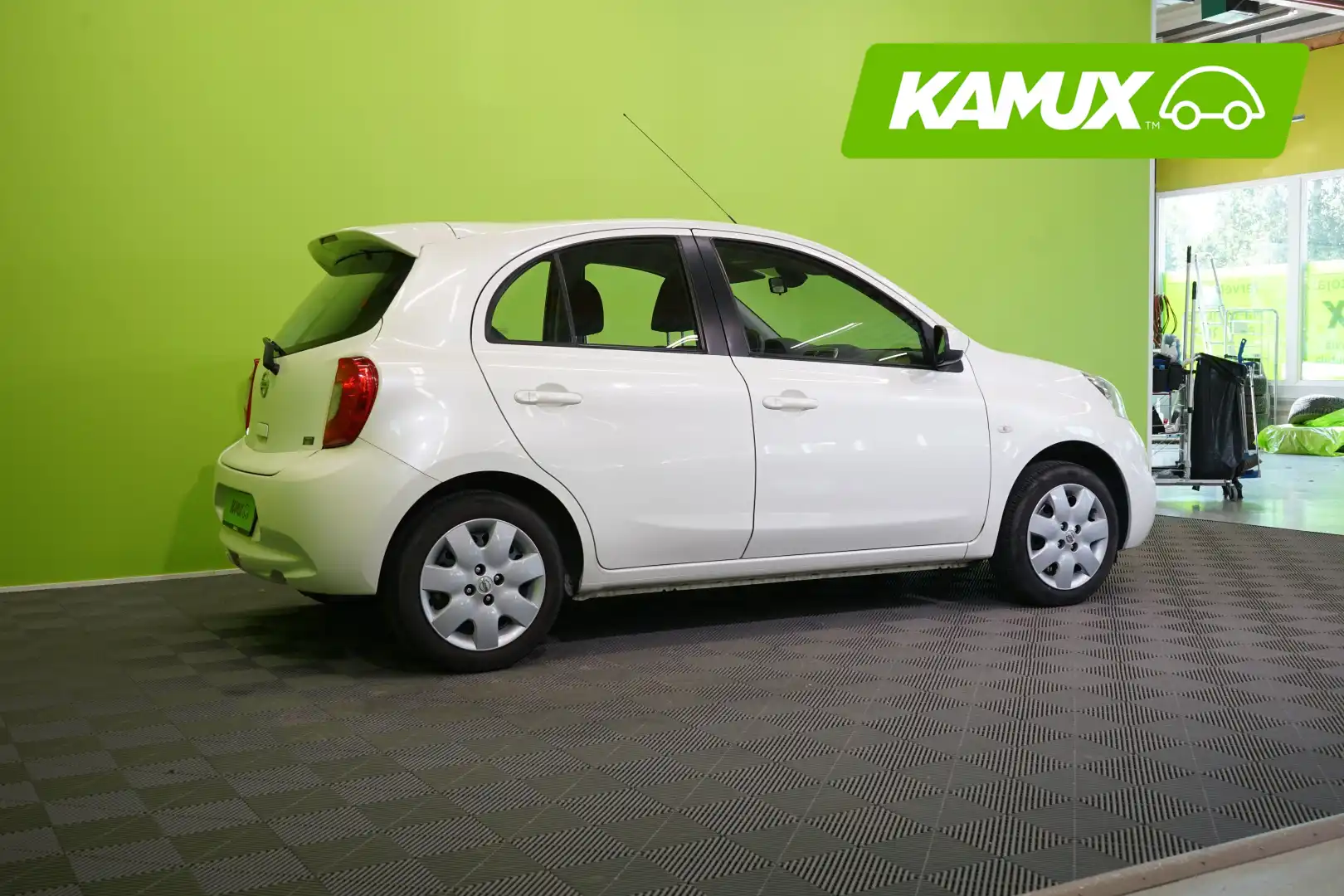 car-image