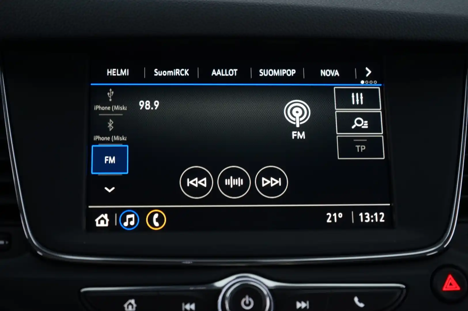 car-image