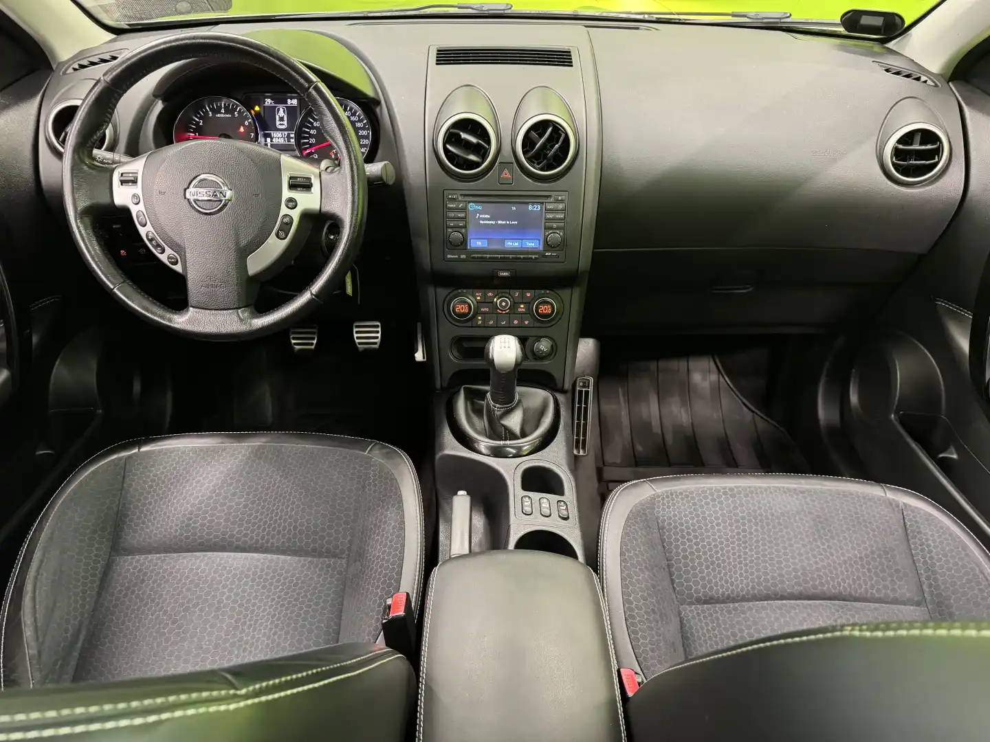 car-image
