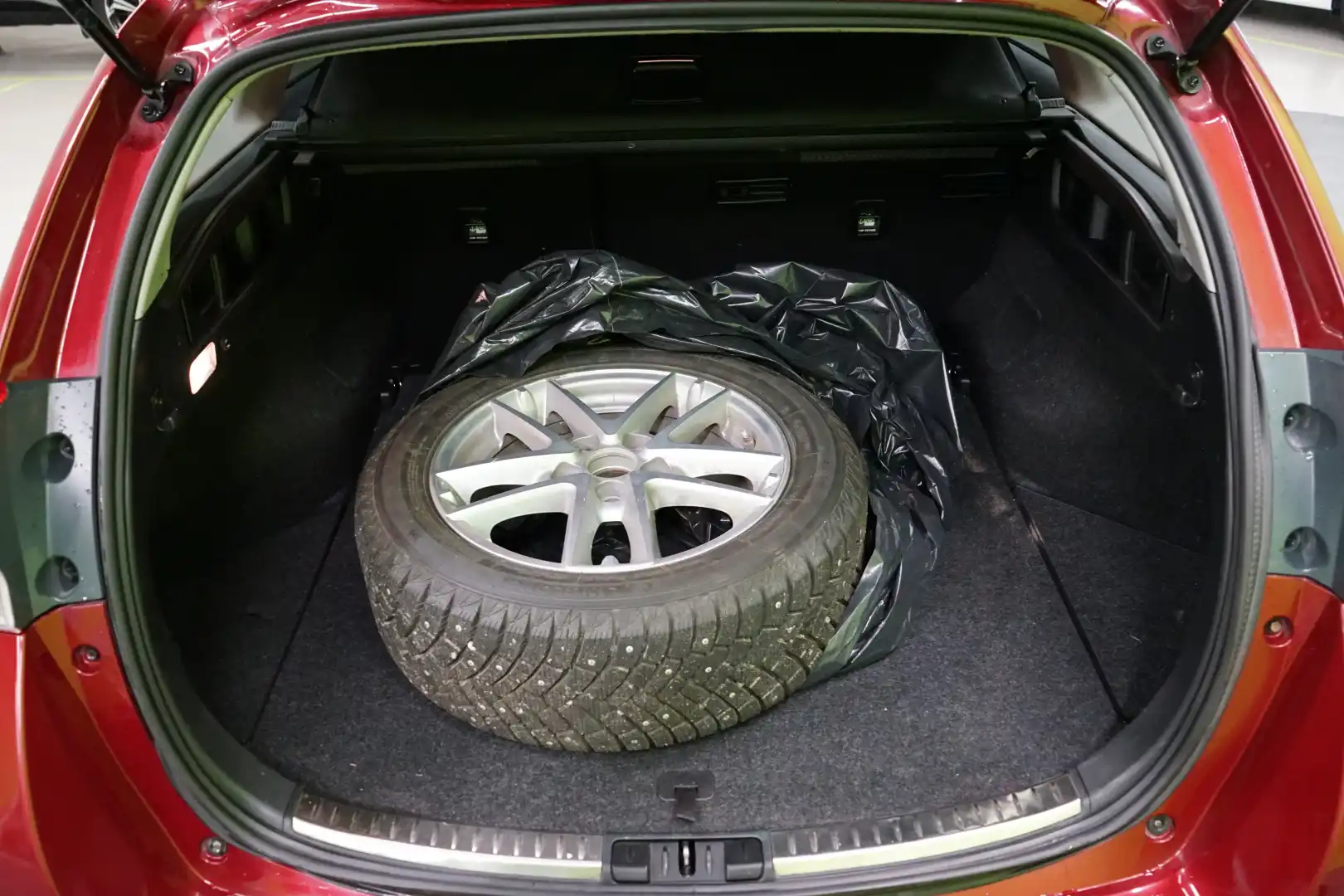 car-image