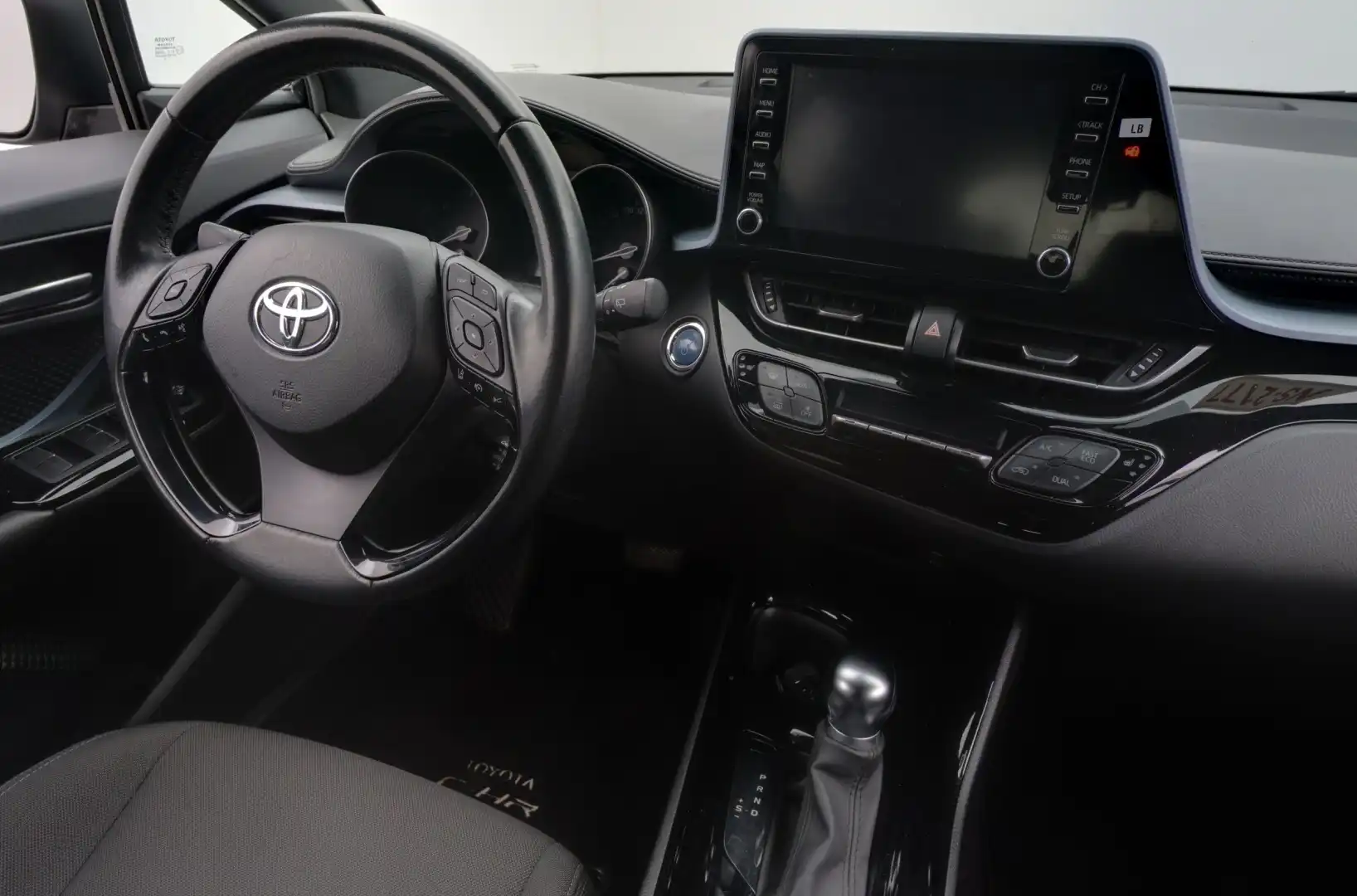 car-image