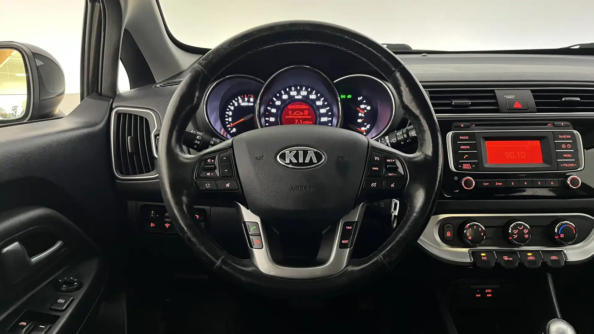 car-image
