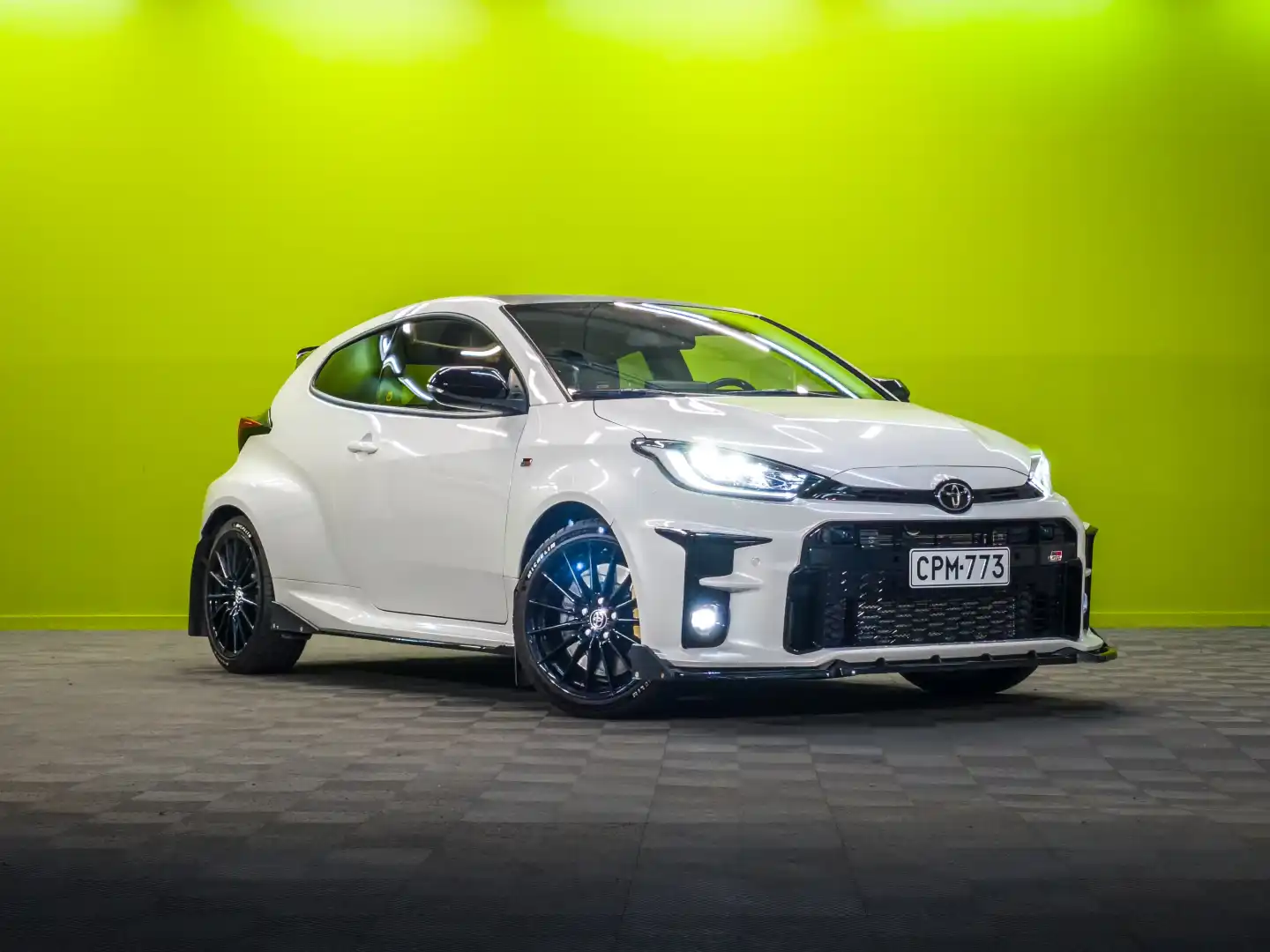 car-image
