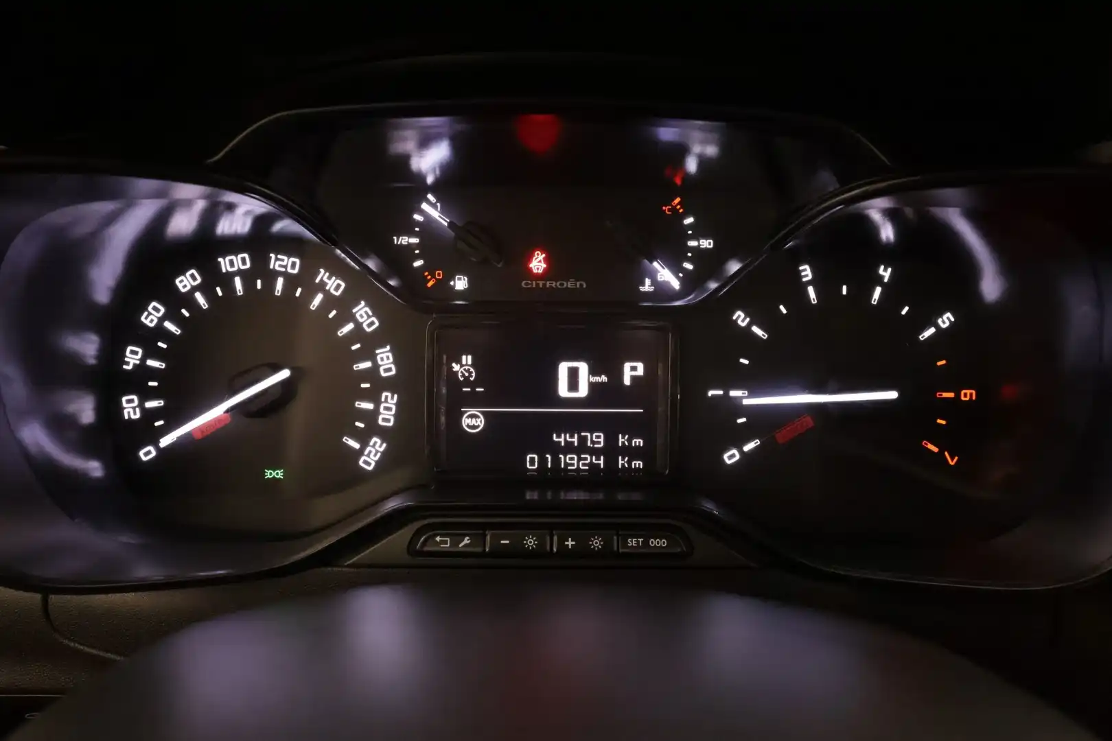 car-image