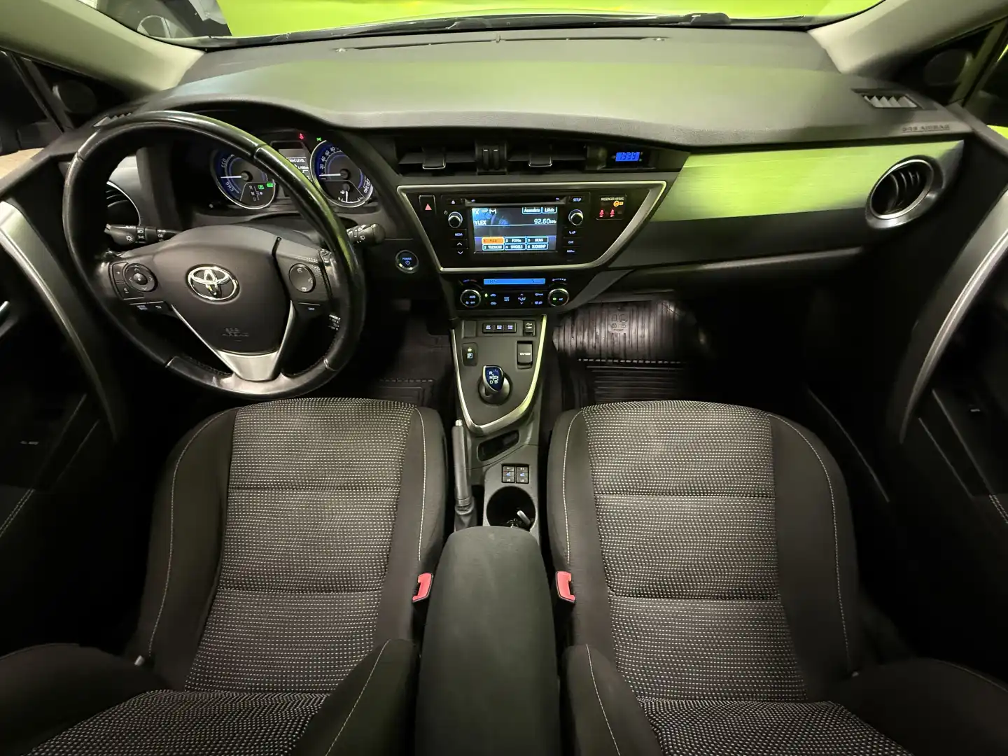 car-image