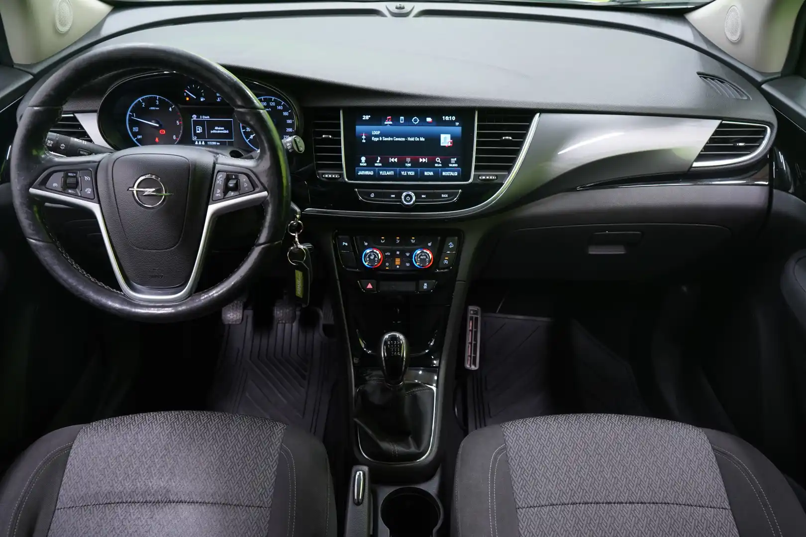 car-image