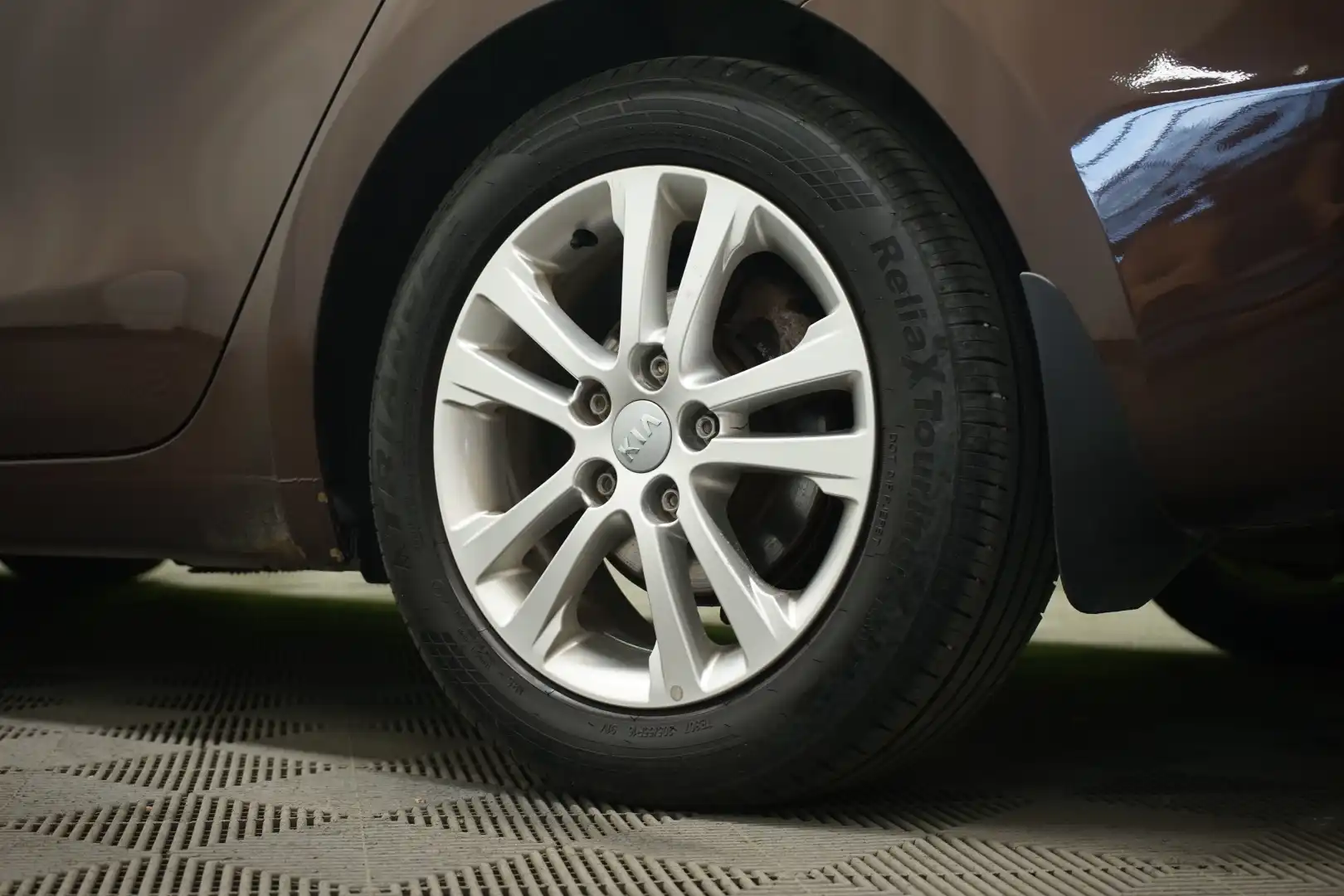 car-image