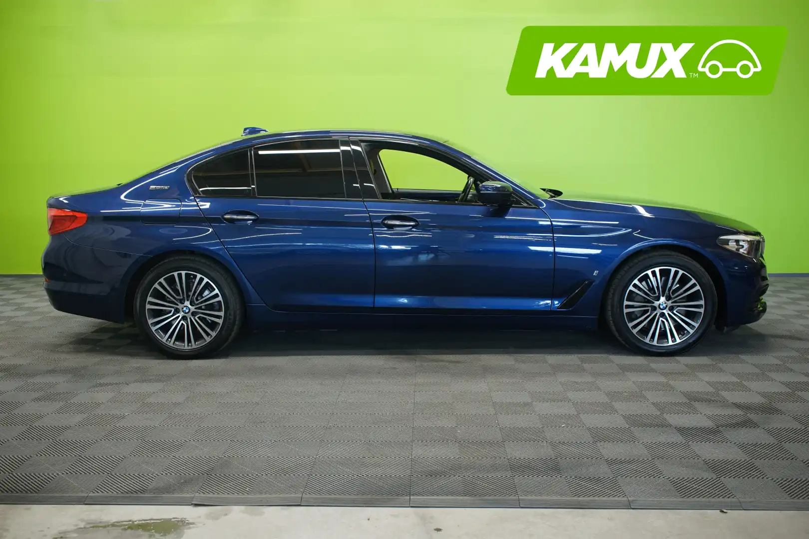 car-image