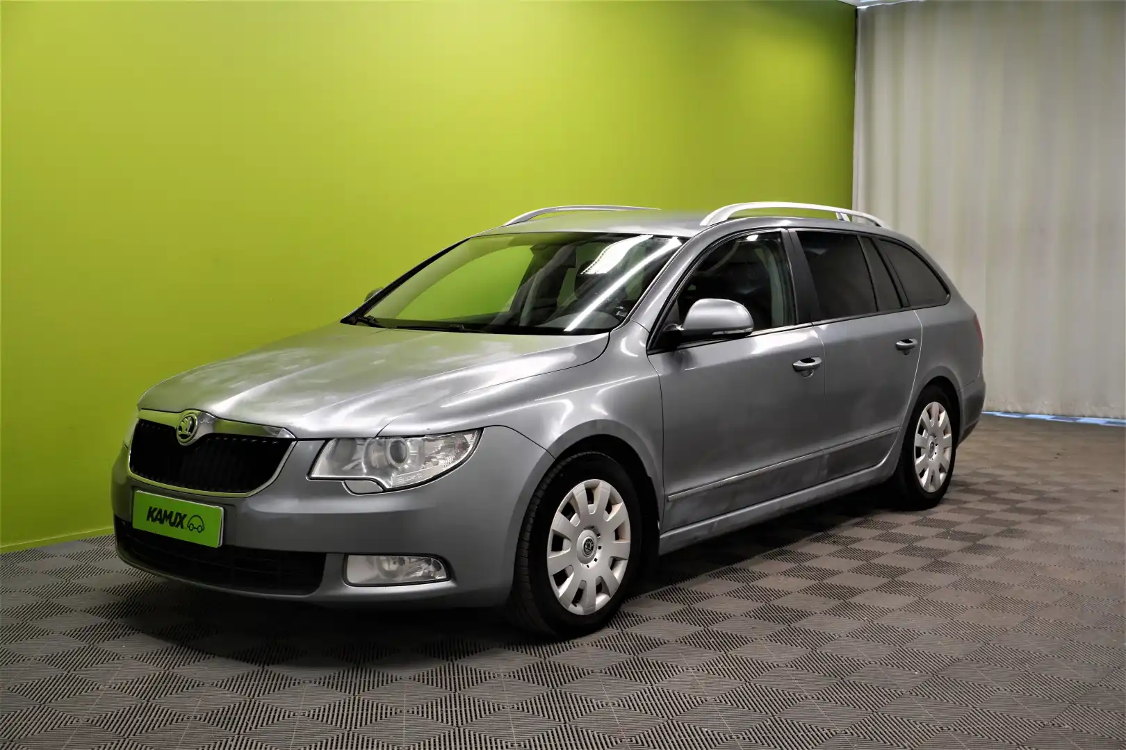 car-image