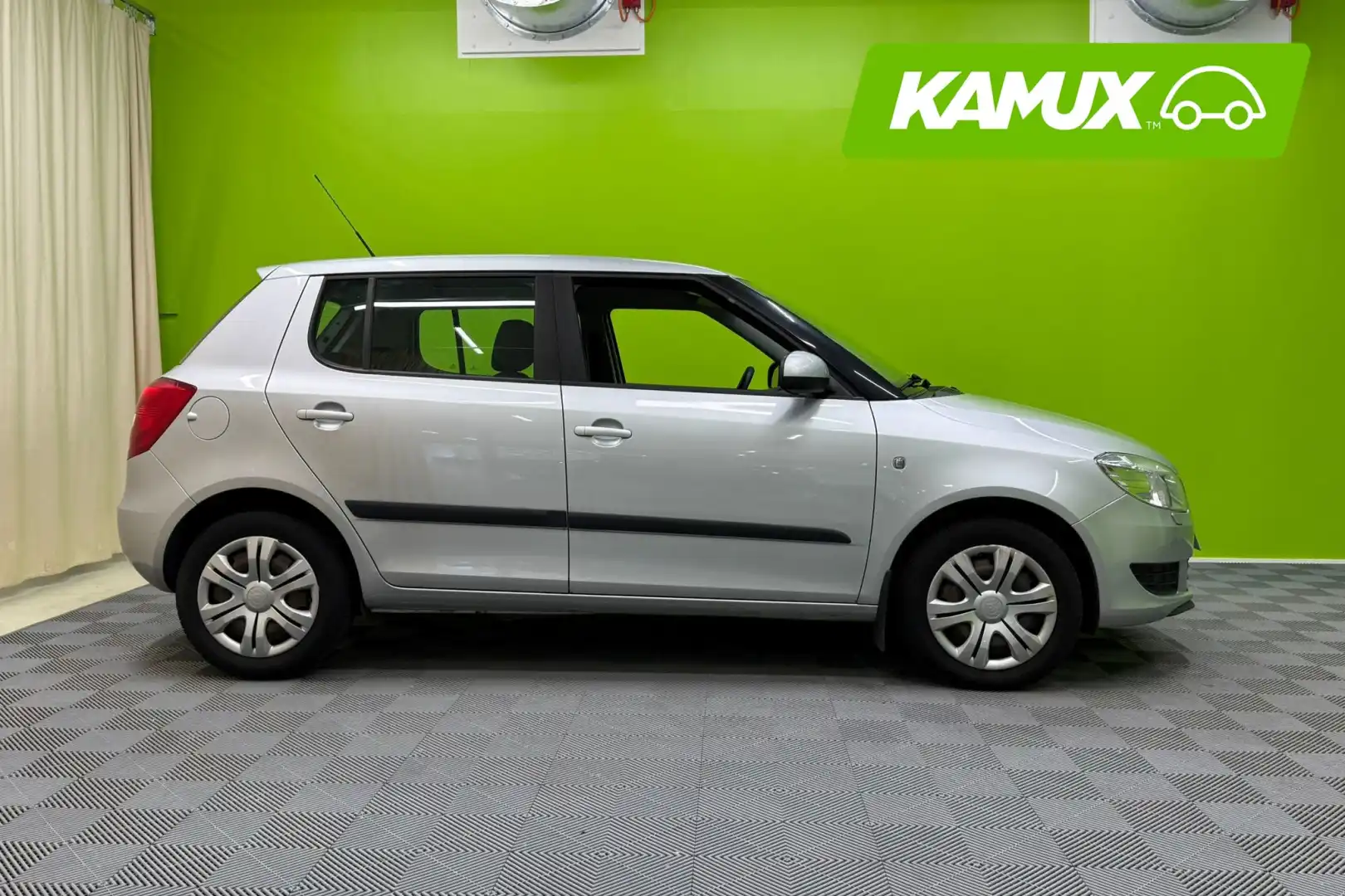 car-image