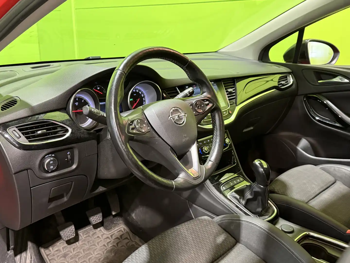 car-image