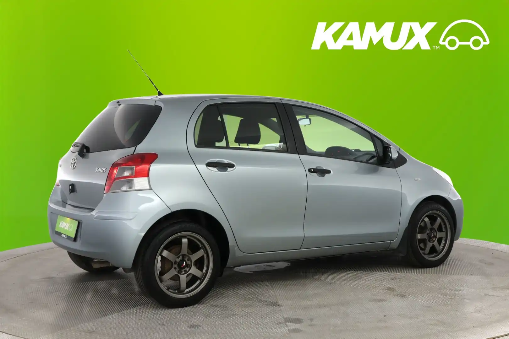car-image