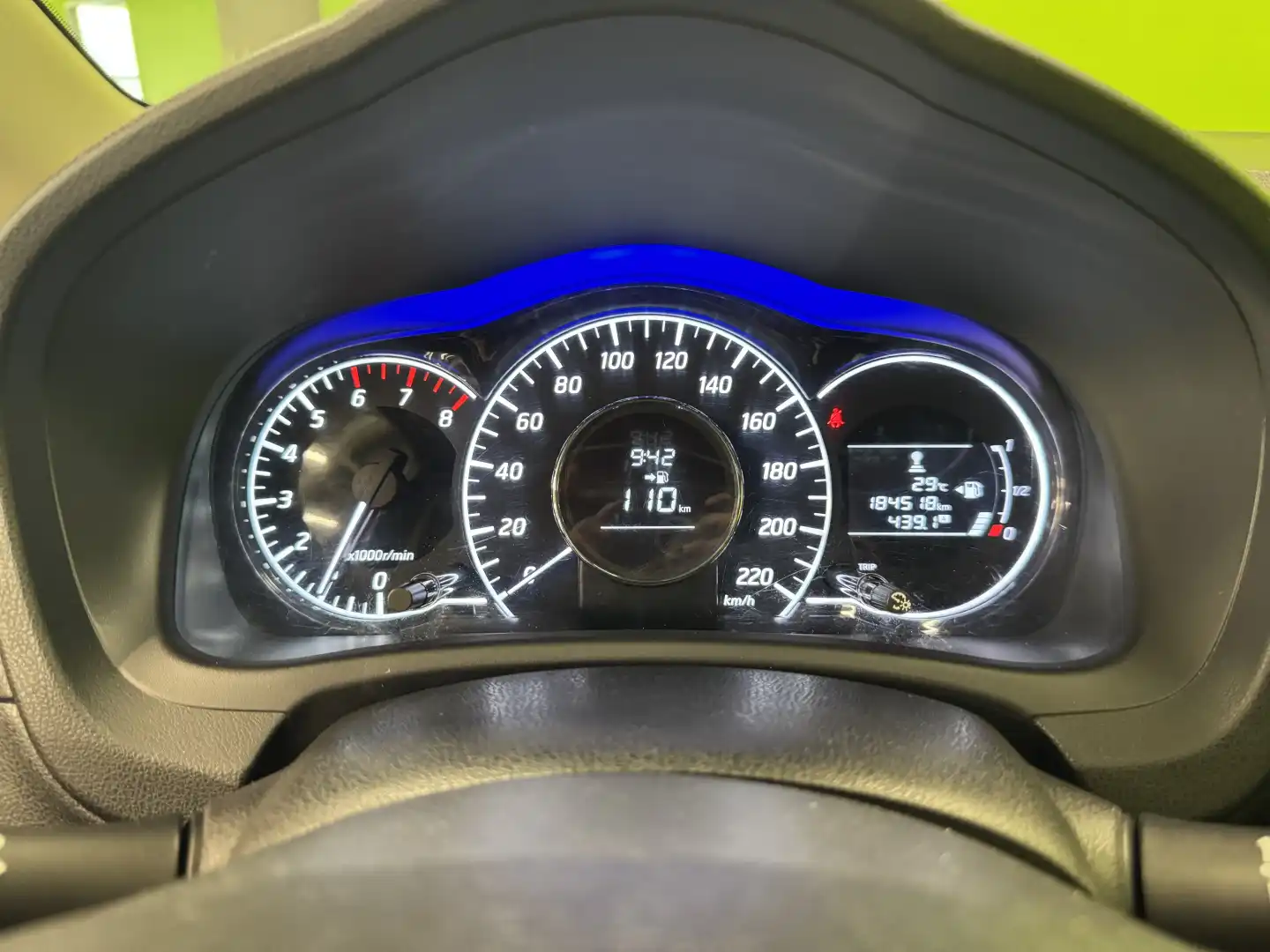 car-image