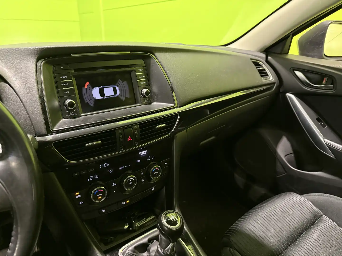 car-image