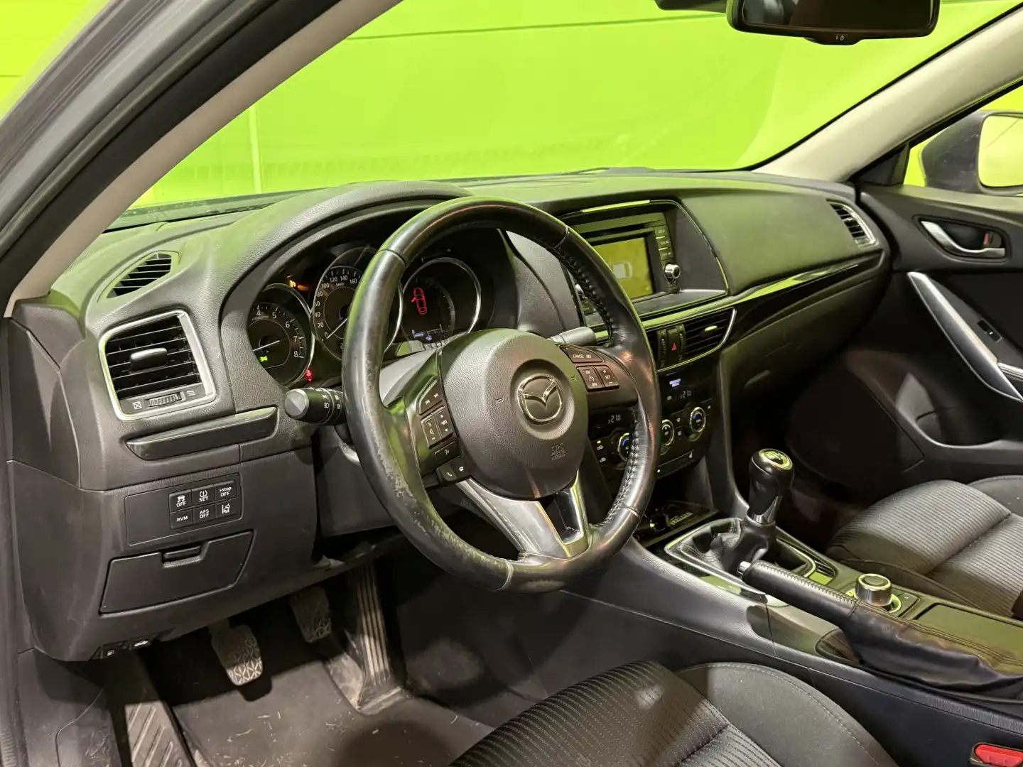car-image