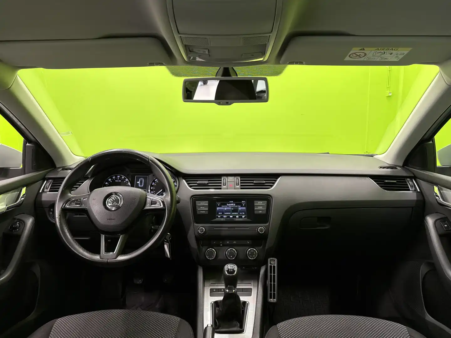 car-image