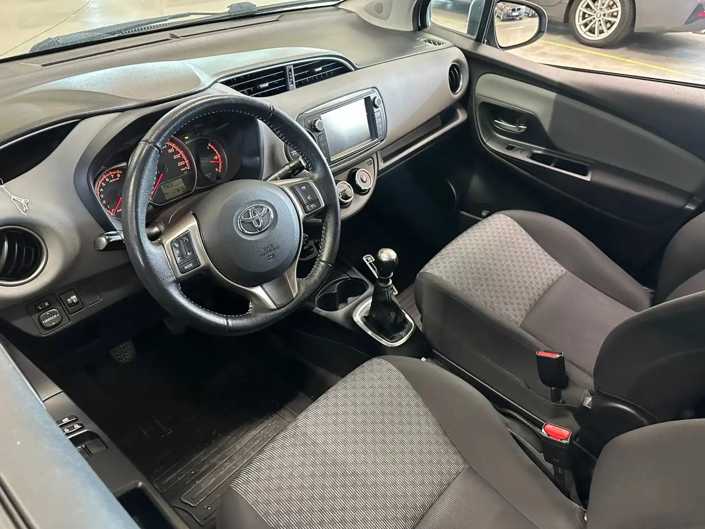 car-image