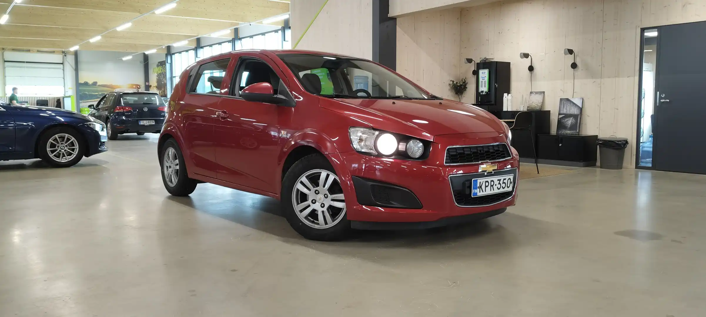car-image