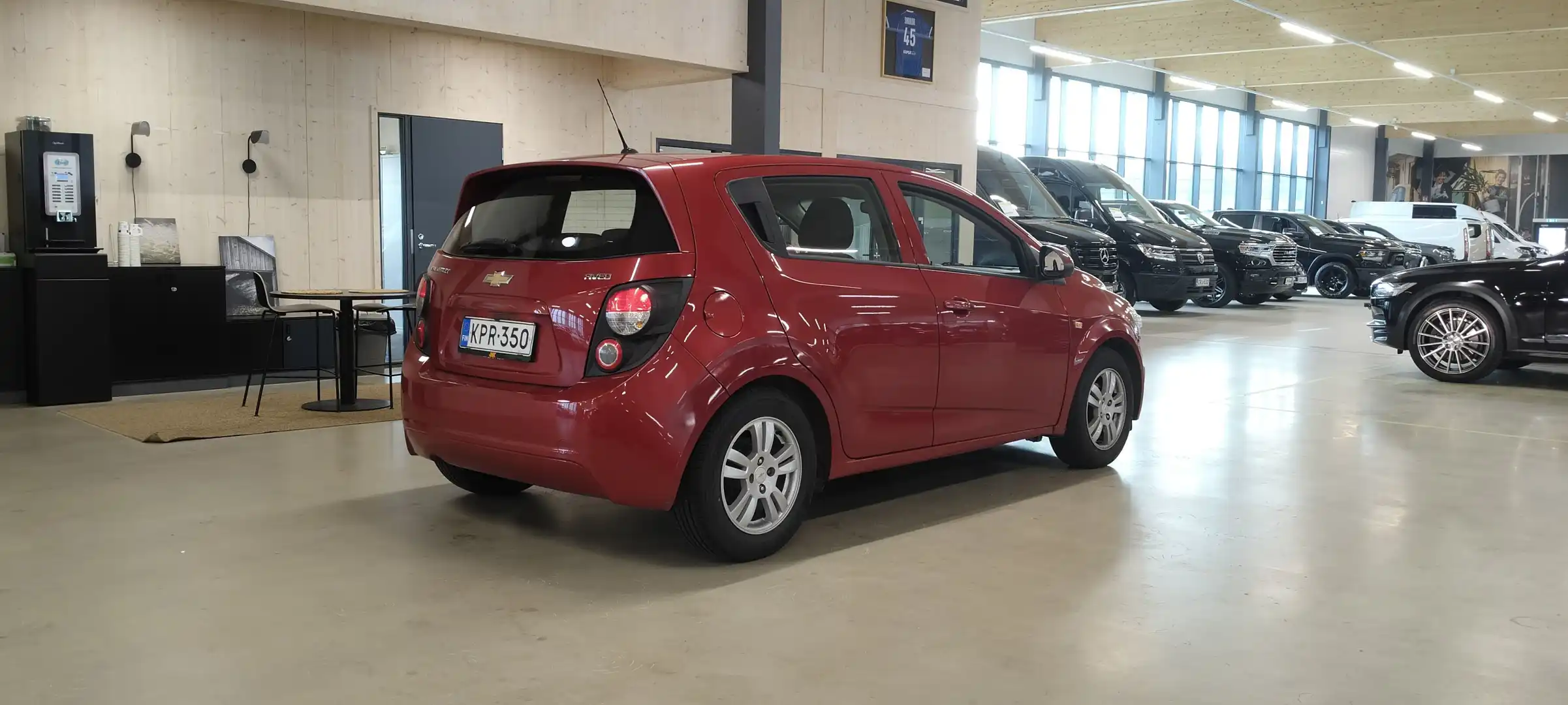 car-image