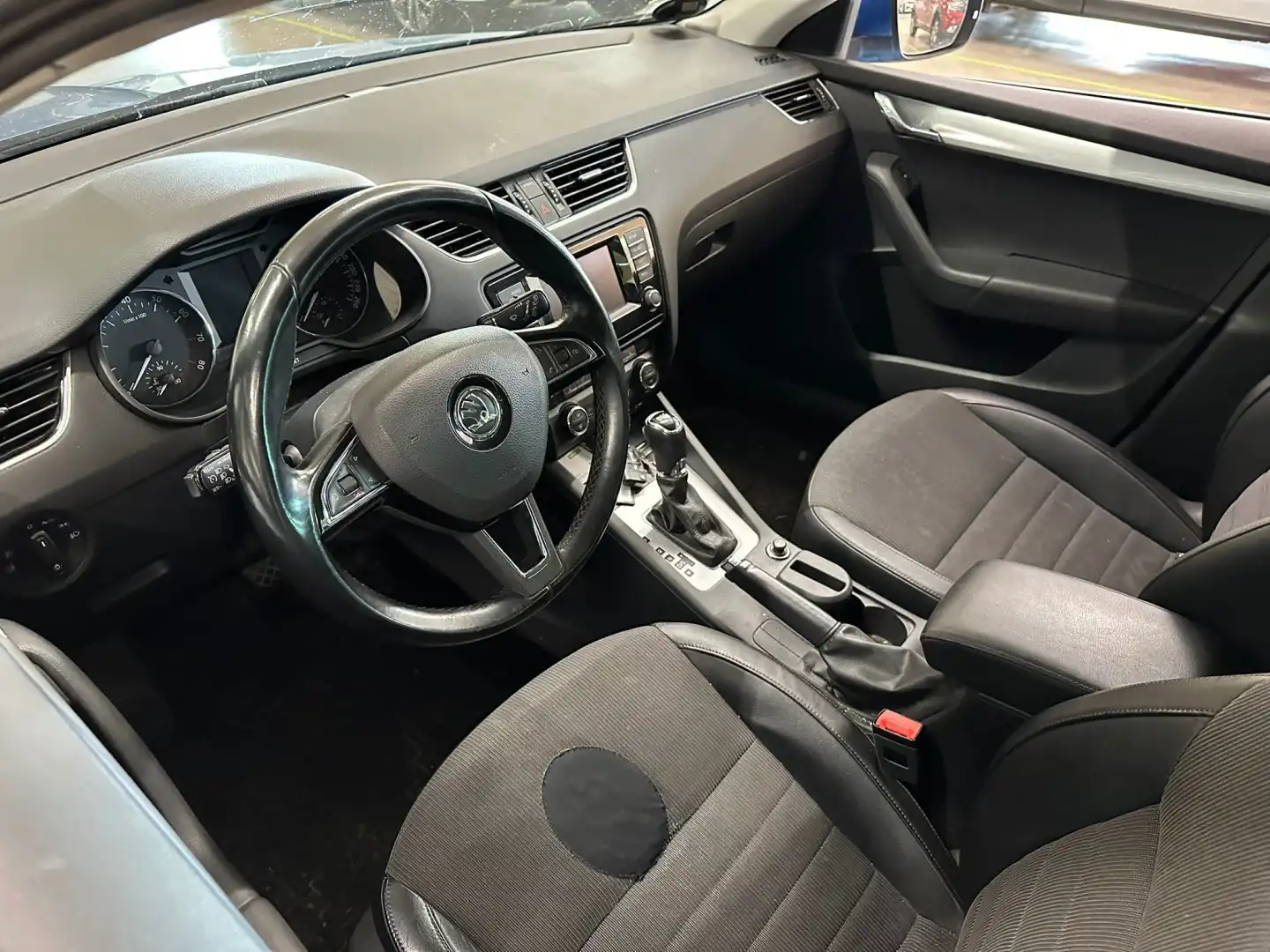 car-image