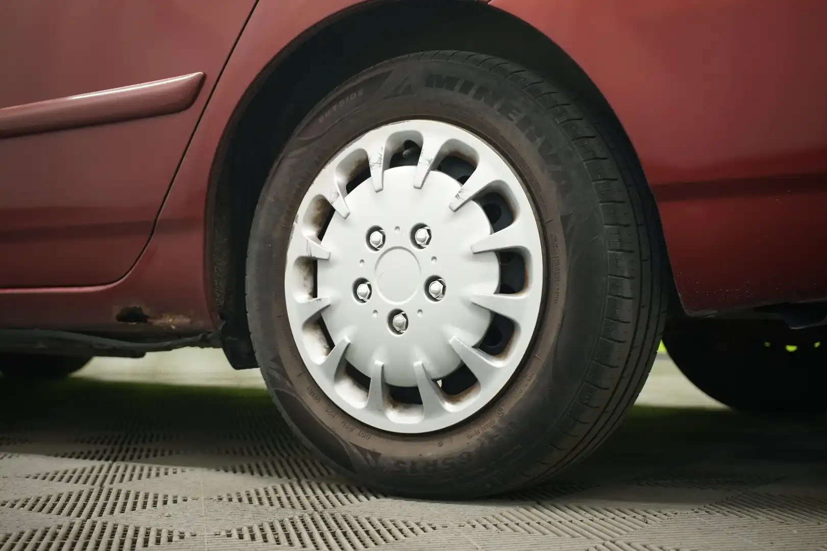 car-image