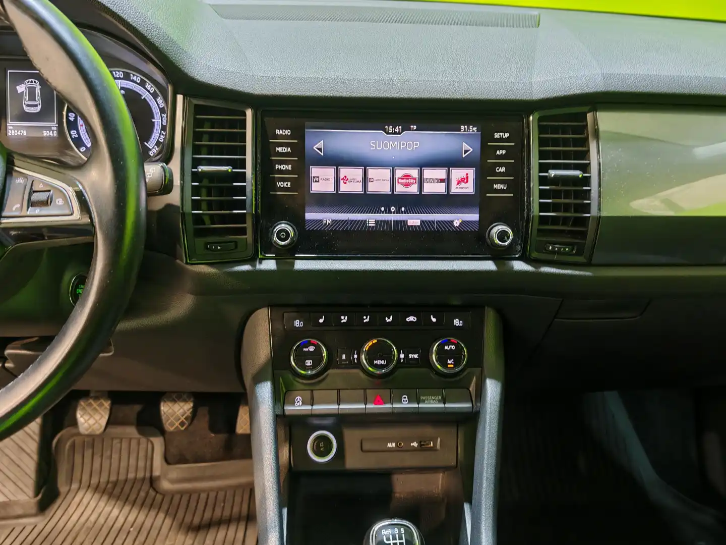 car-image