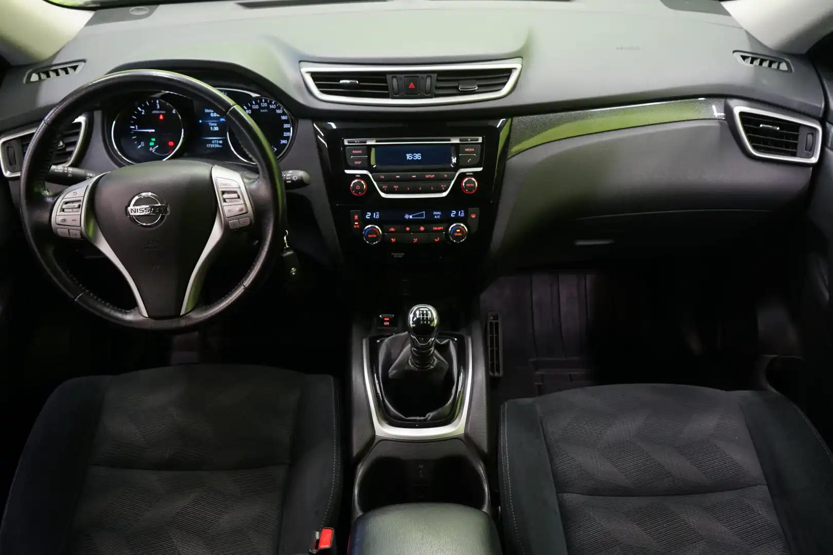 car-image