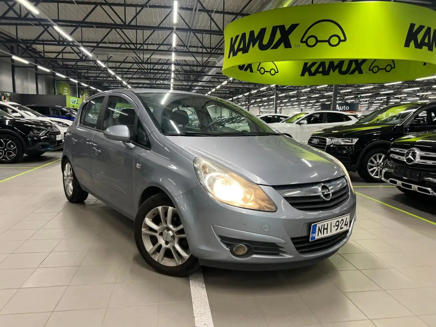 car-image