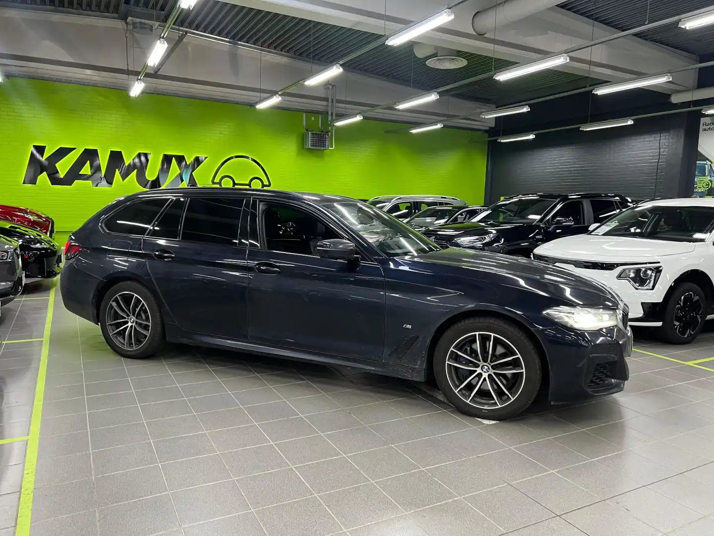 car-image
