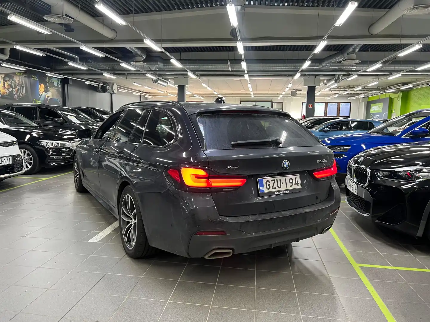 car-image