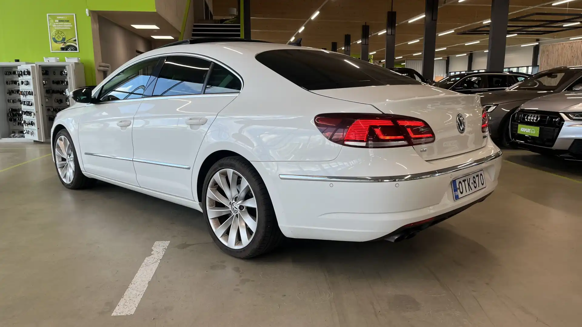 car-image