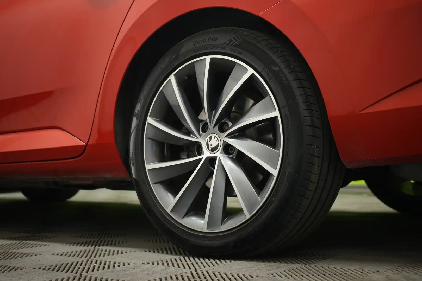 car-image