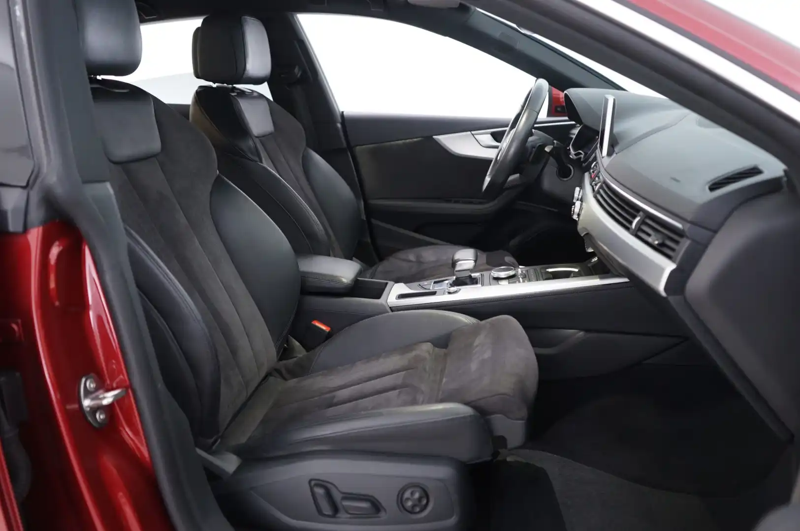 car-image